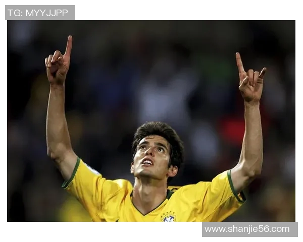 18位足球巨星的传奇故事与球场荣耀全揭秘：从草根到世界之巅