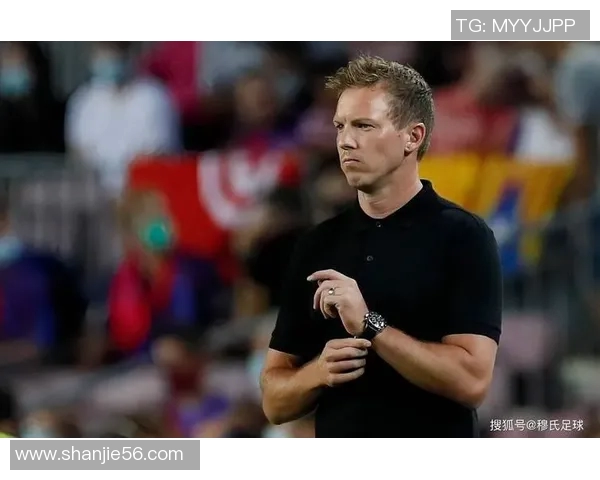 足球双标球星:为何他们在场内外表现差异巨大,背后的原因解析 足球双标球星:为何他们在场内外表现差异巨大,背后的原因解析